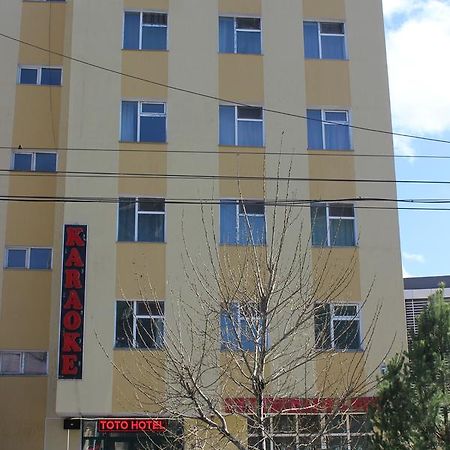 Toto Hotel Ulan Bator Exteriör bild