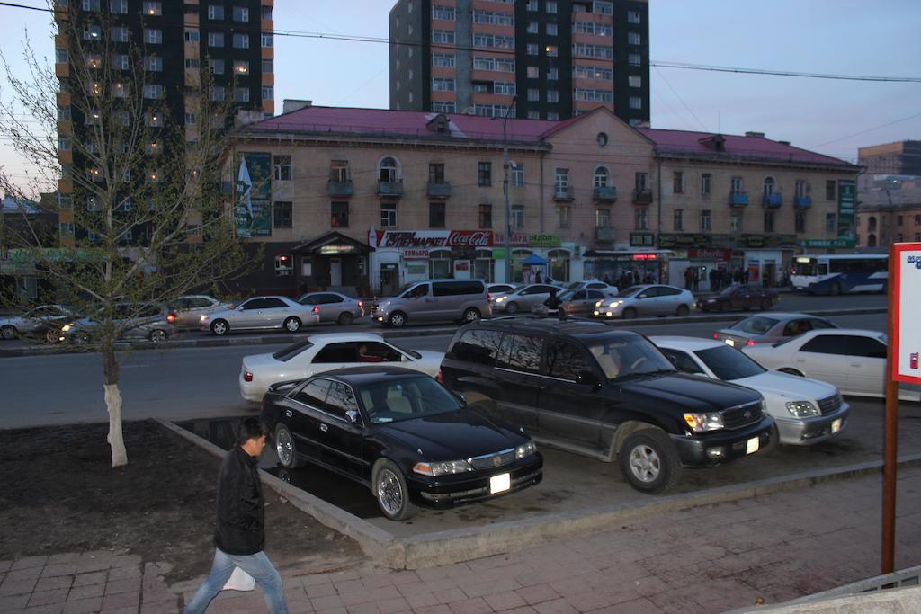 Toto Hotel Ulan Bator Exteriör bild