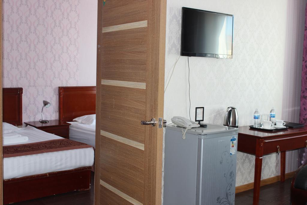 Toto Hotel Ulan Bator Exteriör bild