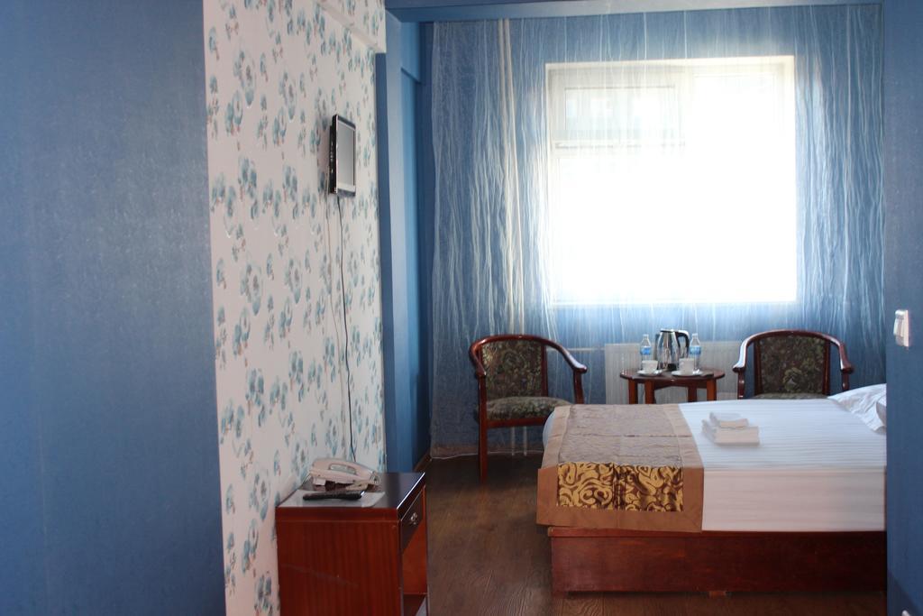 Toto Hotel Ulan Bator Exteriör bild