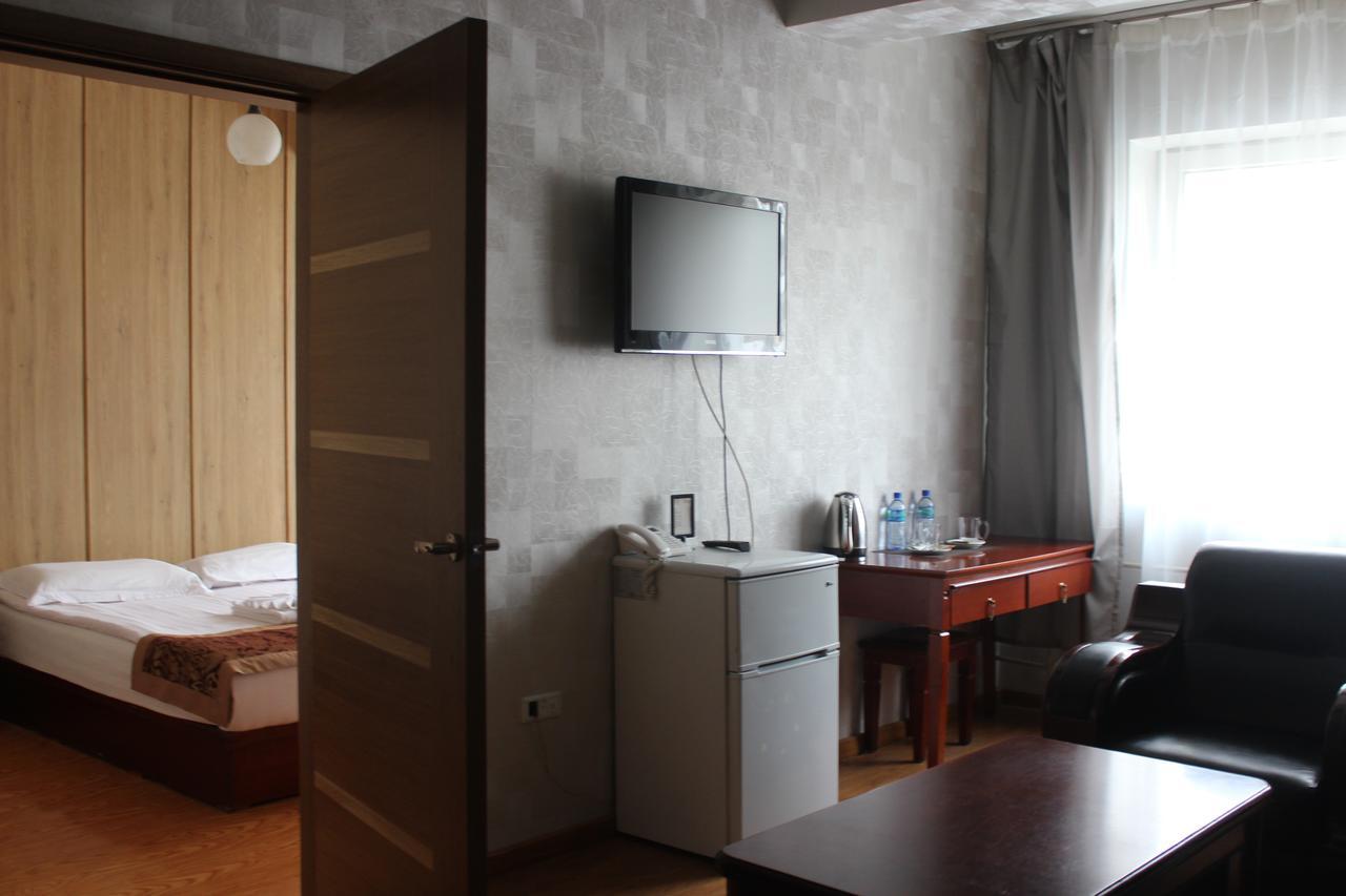 Toto Hotel Ulan Bator Exteriör bild