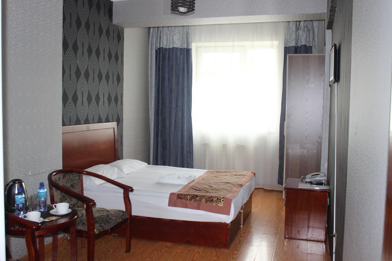 Toto Hotel Ulan Bator Exteriör bild