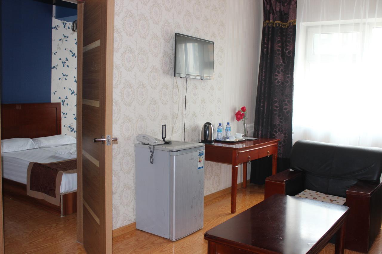 Toto Hotel Ulan Bator Exteriör bild