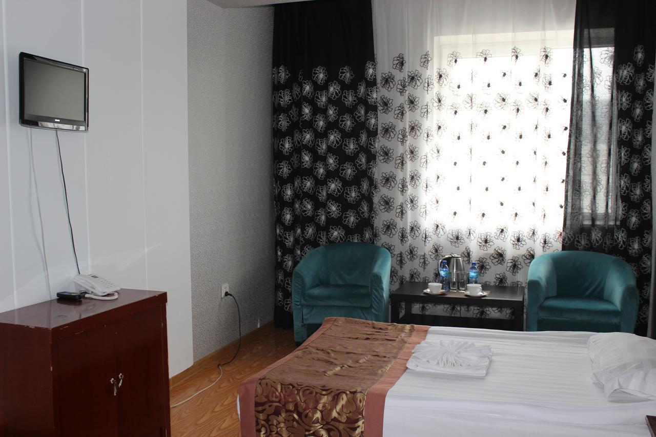 Toto Hotel Ulan Bator Exteriör bild