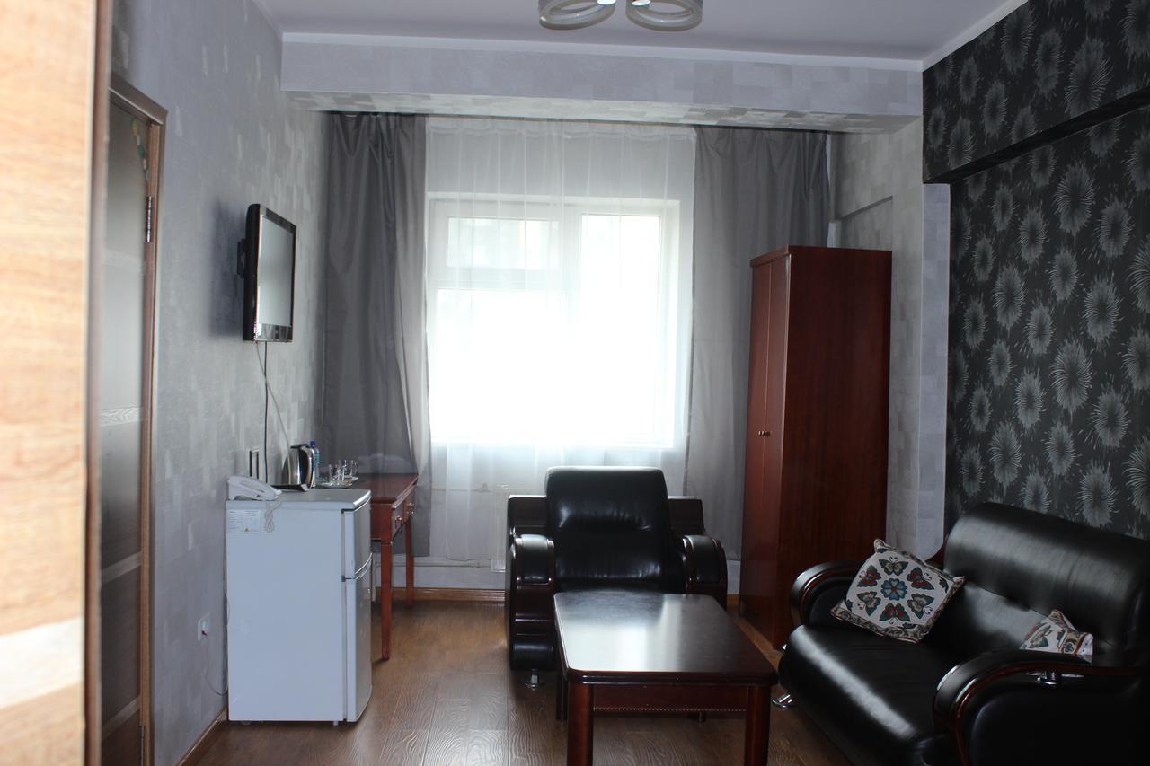 Toto Hotel Ulan Bator Exteriör bild
